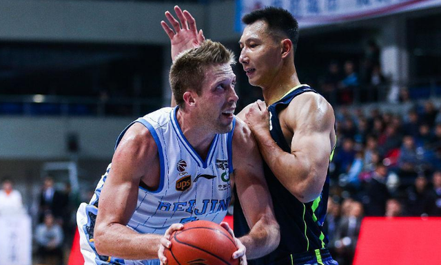 波兰男篮横扫尼日利亚男篮，汉密尔顿送出助攻