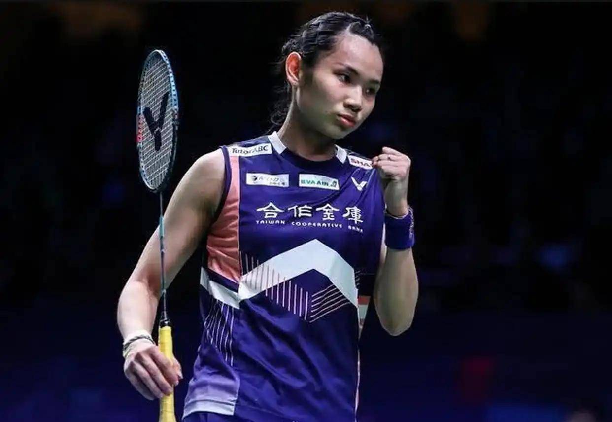 日本羽毛球队力克英格兰羽毛球队，戴资颖绝境逆转