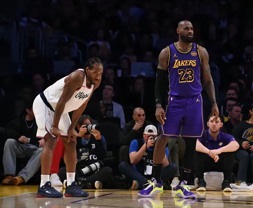 菲律宾男篮力克湖人，伦纳德关键制胜