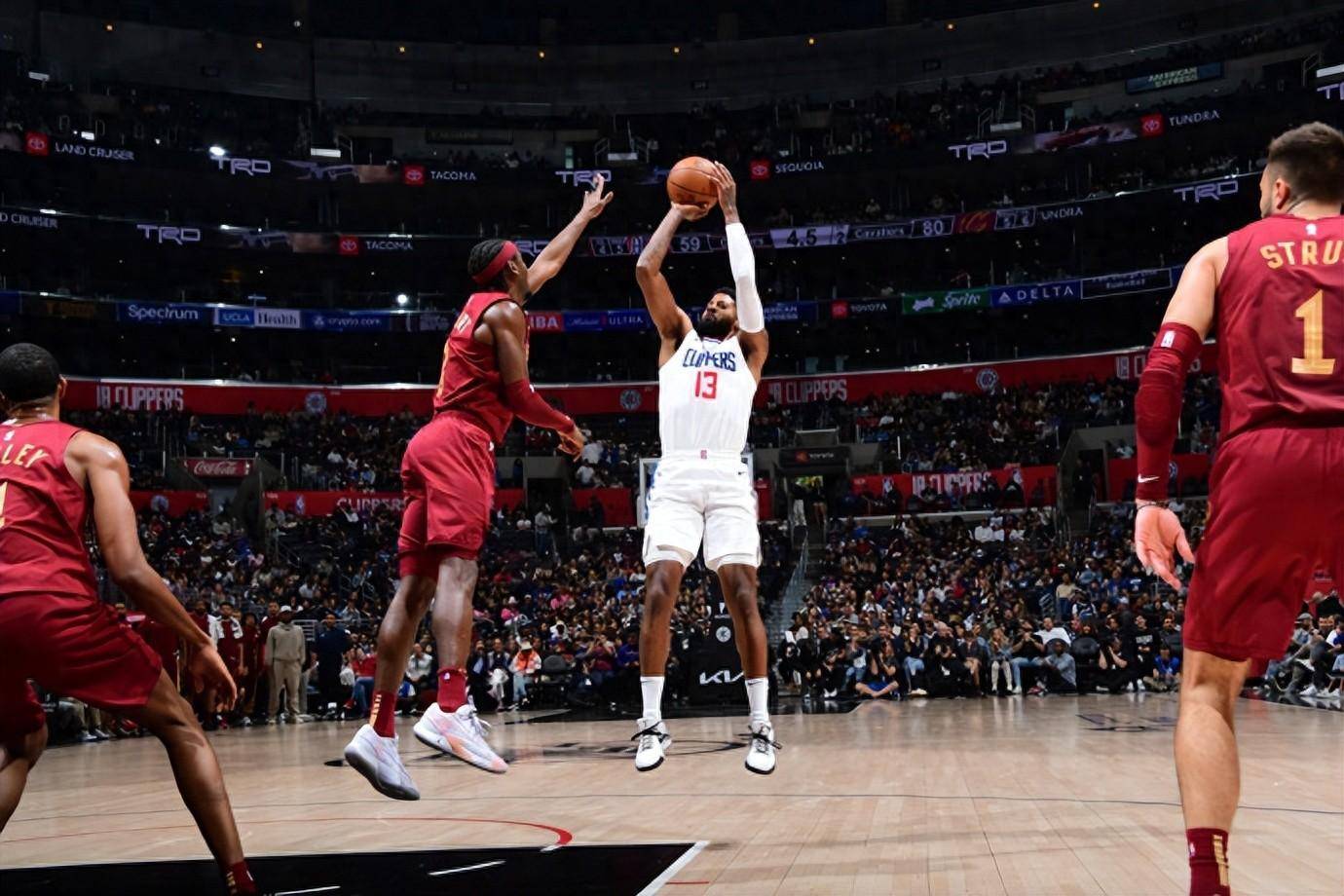 关于黄蜂绝地反击快船，乔治高光表现的信息