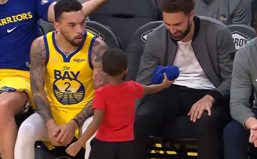 加拿大男篮碾压国王，克莱高光表现