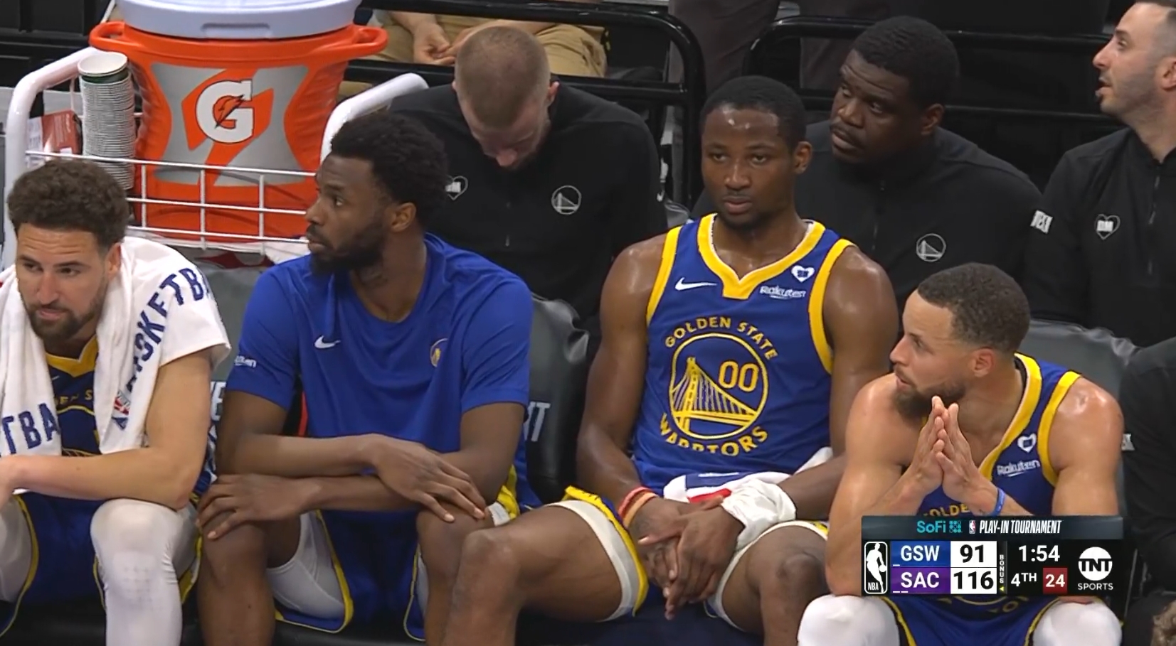 加拿大男篮碾压国王，克莱高光表现