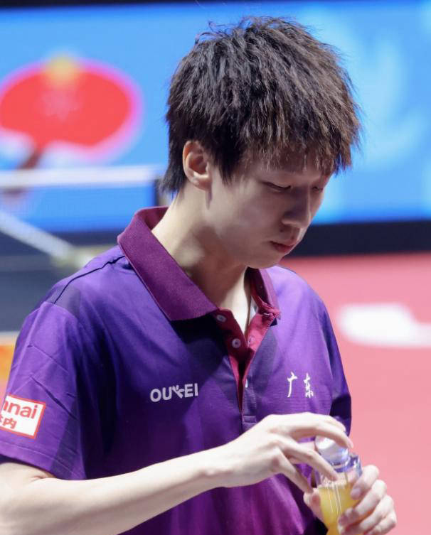 英格兰队逆转德国队，林高远点燃赛场