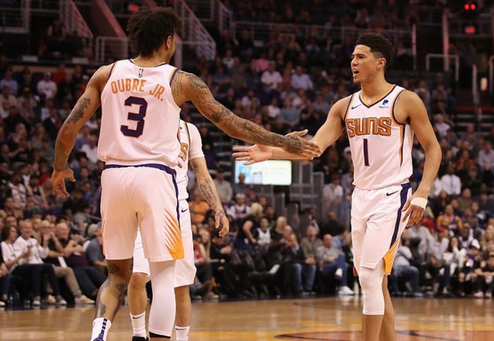 山西队横扫天津队，字母哥统治全场