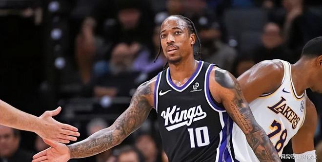 广州队轻取快船，德罗赞带队取胜