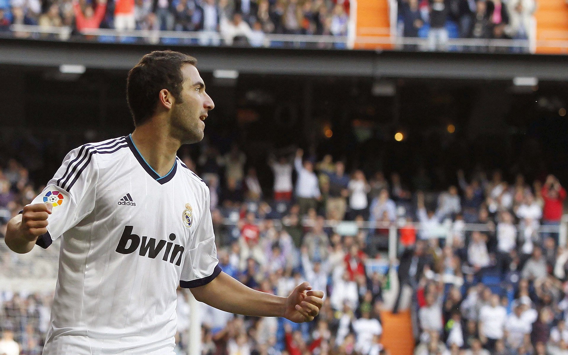 迈凯伦终场绝杀梅赛德斯，勒克莱尔炽热状态引爆F1赛场