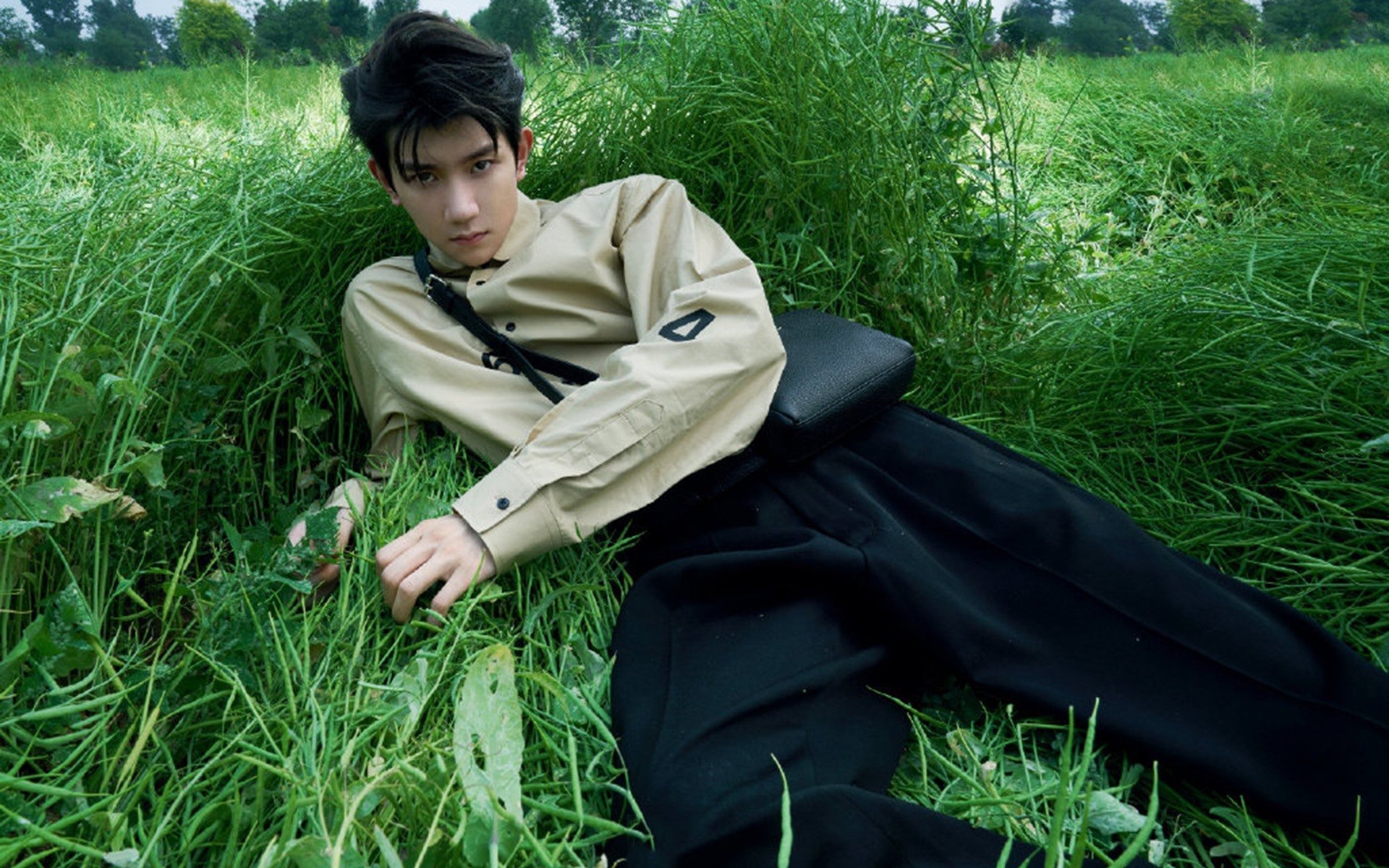 双城记,勒沃库森的铁血统治与新疆队的窒息魔法—论全面压制的两种终极形态