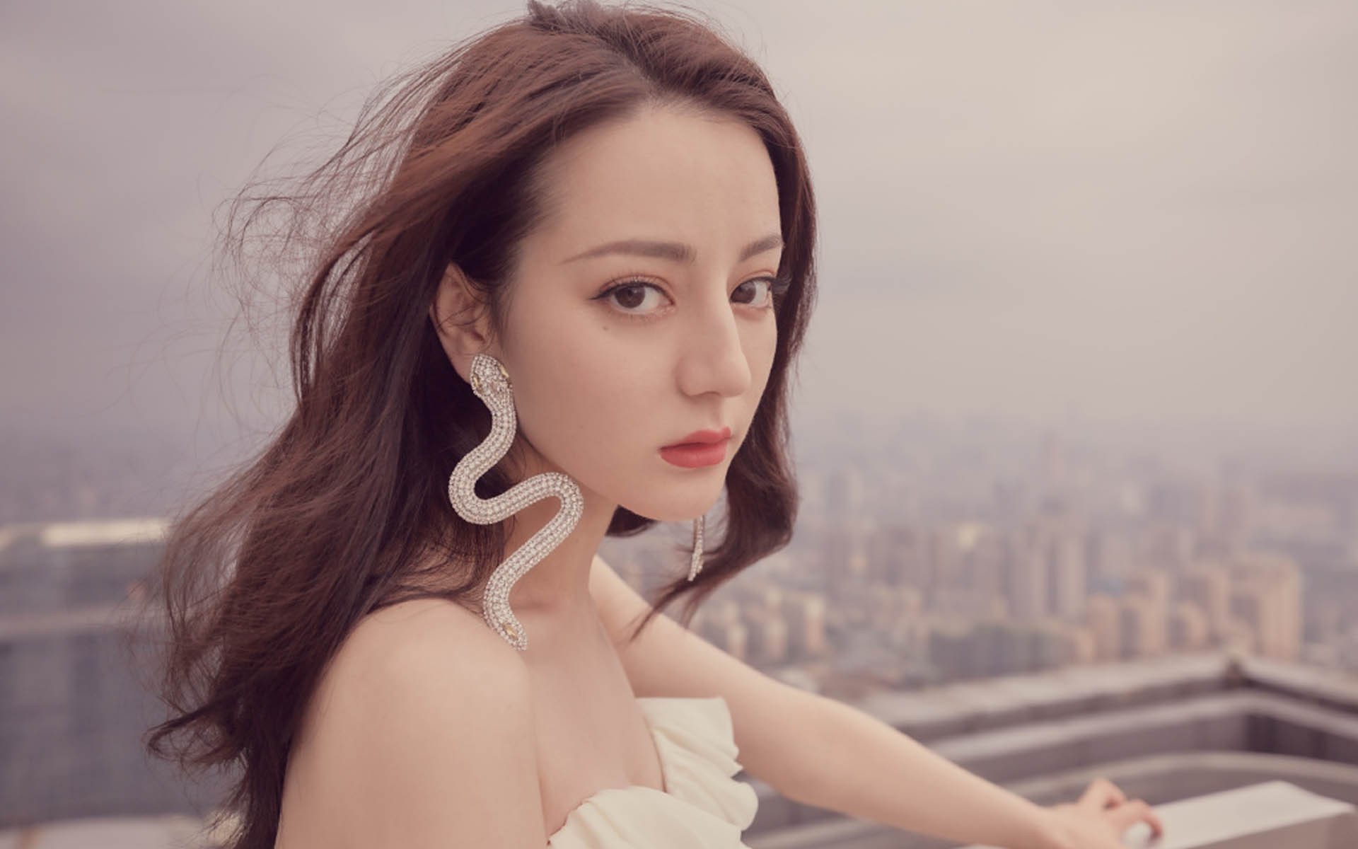 南美旋风撕裂蓝衣防线，2026半决赛智利爆冷擒意大利，贝林厄姆中场定乾坤